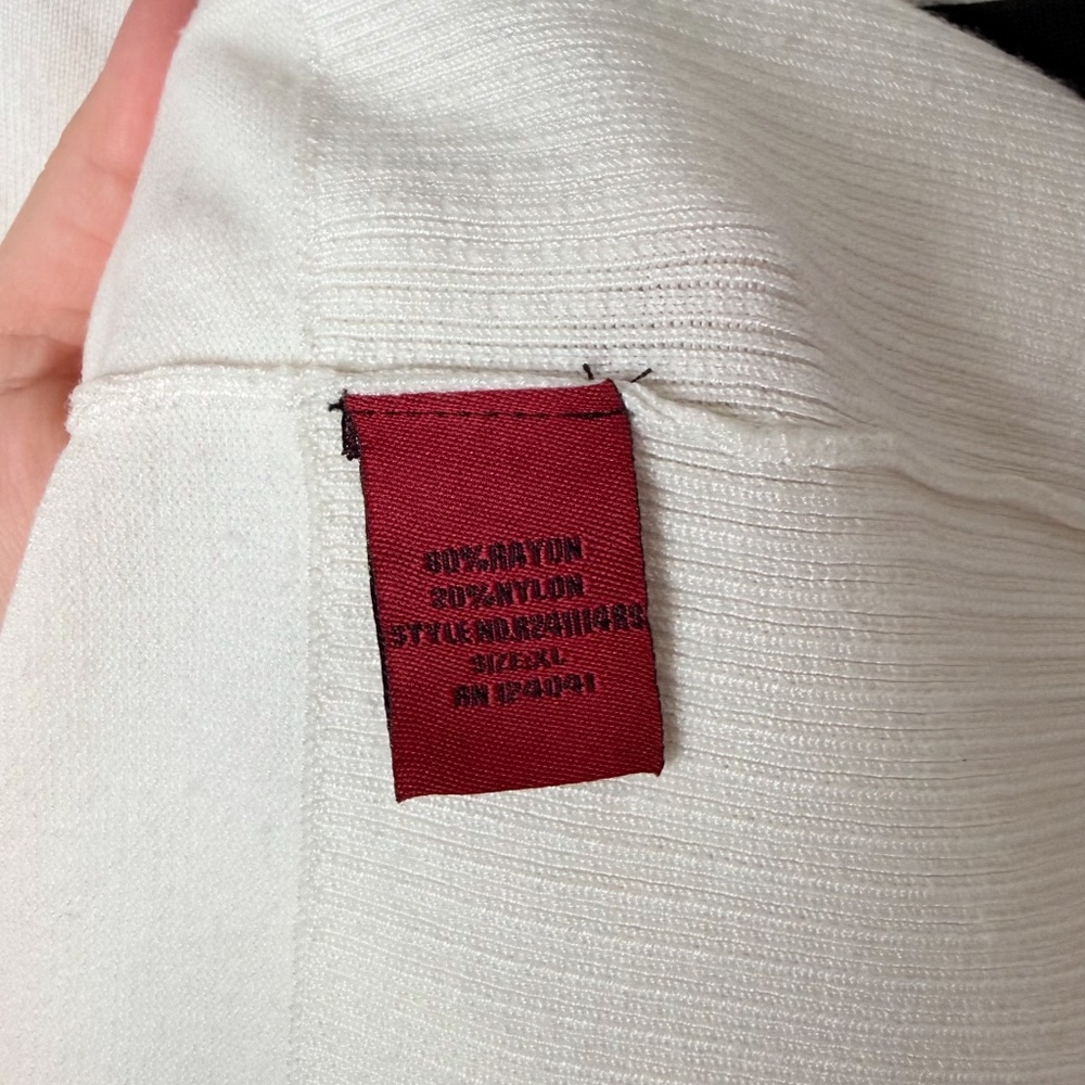 Red Size XL Tank‎ Top (A) - Picture 4 of 5